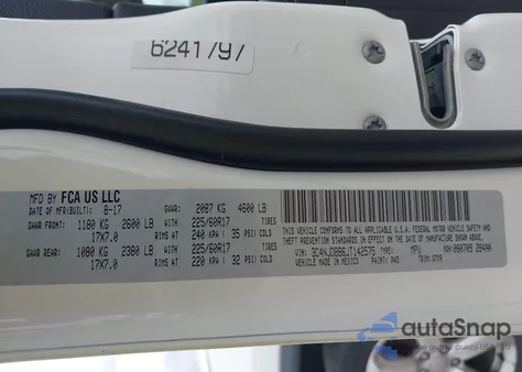 2018 Jeep Compass Latitude 4X4 z USA, uszkodzony, nr VIN 3C4NJDBB6JT142575